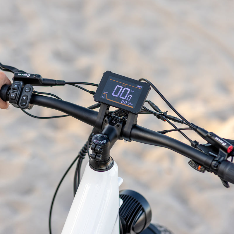 Smart LCD meter for real-time riding info – Discover ST 2.0 e-bike