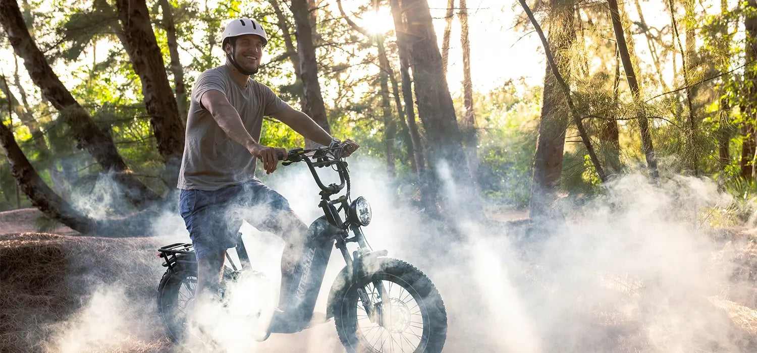 KingBul Jumper Go e-bike riding through forest trail