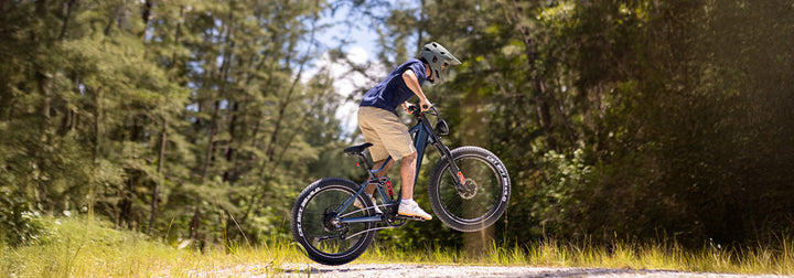 Kingbull Rover 2.0 Electric mountain bike wheelie on forest trail - e-bike performance